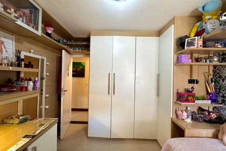 Apartamento à venda com 330m², 4 quartos e 3 vagas Apartamento à venda com 330m², 4 quartos e 3 vagasQuarto 2