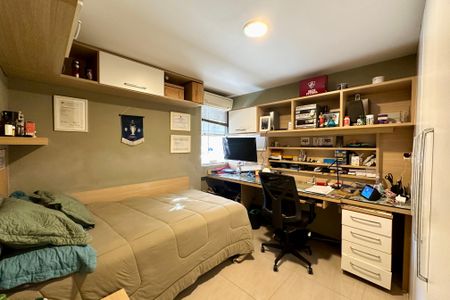 Apartamento à venda com 330m², 4 quartos e 3 vagas Apartamento à venda com 330m², 4 quartos e 3 vagasQuarto 3