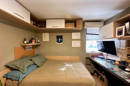 Apartamento à venda com 330m², 4 quartos e 3 vagas Apartamento à venda com 330m², 4 quartos e 3 vagasQuarto 3