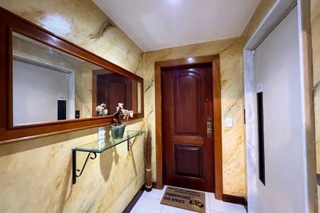 Apartamento à venda com 330m², 4 quartos e 3 vagas Apartamento à venda com 330m², 4 quartos e 3 vagasÁrea comum