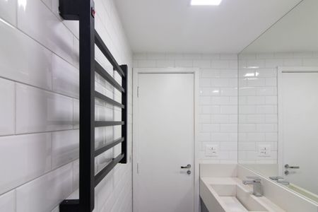 Apartamento à venda com 66m², 2 quartos e 1 vaga Apartamento à venda com 66m², 2 quartos e 1 vagaBanheiro