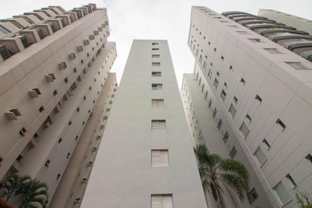 Apartamento à venda com 66m², 2 quartos e 1 vaga Apartamento à venda com 66m², 2 quartos e 1 vagaFachada