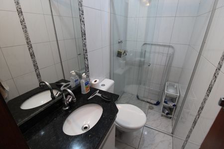 Casa à venda com 100m², 3 quartos e 2 vagasBanheiro da Suíte