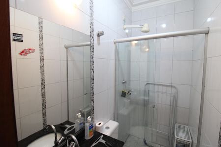 Casa à venda com 100m², 3 quartos e 2 vagasBanheiro da Suíte