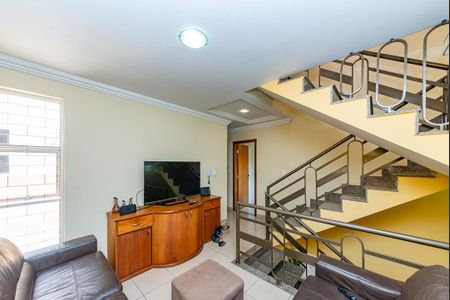 Casa à venda com 250m², 5 quartos e 8 vagasSala 2