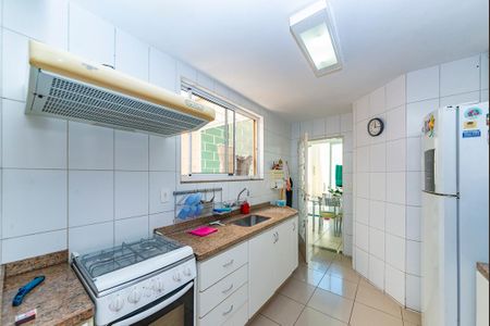 Casa à venda com 250m², 5 quartos e 8 vagasCozinha