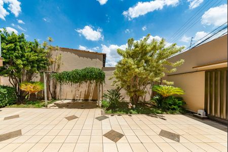 Casa à venda com 250m², 5 quartos e 8 vagasQuintal