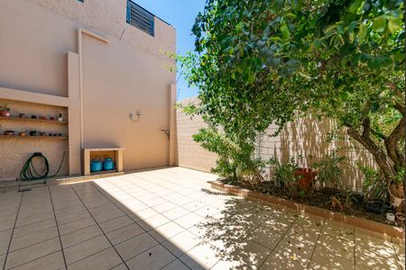 Casa à venda com 250m², 5 quartos e 8 vagasQuintal