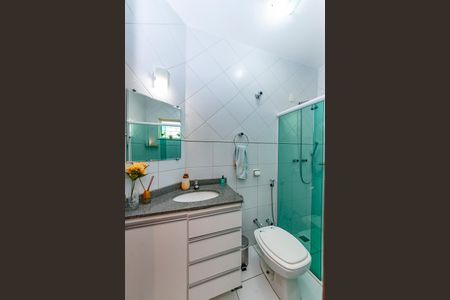 Casa à venda com 250m², 5 quartos e 8 vagasBanheiro Social 1