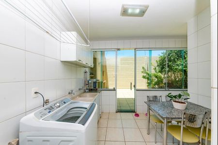 Casa à venda com 250m², 5 quartos e 8 vagasÁrea de Serviço