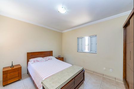 Casa à venda com 250m², 5 quartos e 8 vagasSuíte
