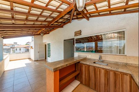 Casa à venda com 250m², 5 quartos e 8 vagasVaranda gourmet