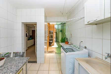 Casa à venda com 250m², 5 quartos e 8 vagasÁrea de Serviço