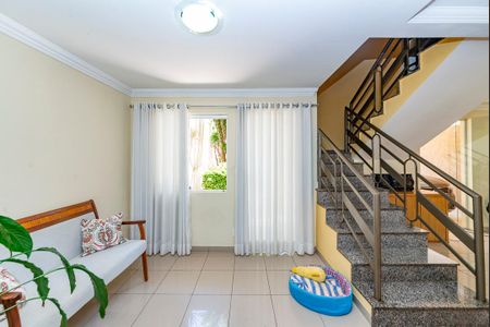 Casa à venda com 250m², 5 quartos e 8 vagasSala 1