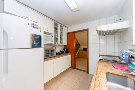 Casa à venda com 250m², 5 quartos e 8 vagasCozinha