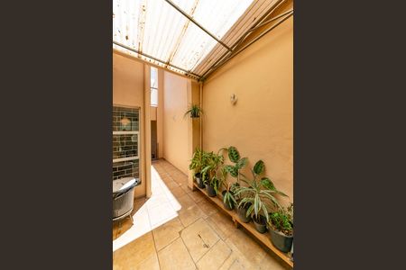 Casa à venda com 250m², 5 quartos e 8 vagasÁrea de Serviço