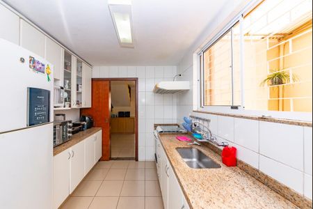 Casa à venda com 250m², 5 quartos e 8 vagasCozinha