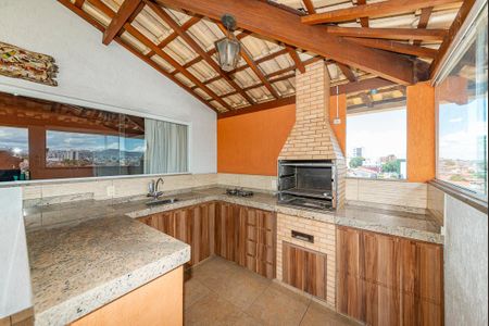 Casa à venda com 250m², 5 quartos e 8 vagasVaranda gourmet