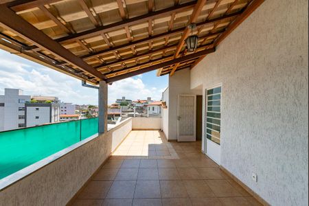 Casa à venda com 250m², 5 quartos e 8 vagasVaranda gourmet