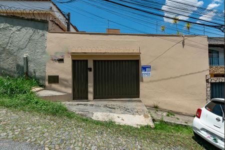 Casa à venda com 250m², 5 quartos e 8 vagasplaca instalada em 06/11/2025 com o código YOJA-321