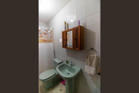 Casa à venda com 330m², 4 quartos e 4 vagas Casa à venda com 330m², 4 quartos e 4 vagasBanheiro de Serviço 2