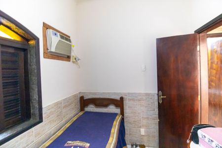 Casa à venda com 330m², 4 quartos e 4 vagas Casa à venda com 330m², 4 quartos e 4 vagasQuarto 3