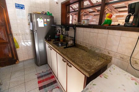 Casa à venda com 330m², 4 quartos e 4 vagas Casa à venda com 330m², 4 quartos e 4 vagasCozinha