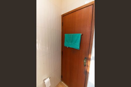 Casa à venda com 330m², 4 quartos e 4 vagas Casa à venda com 330m², 4 quartos e 4 vagasBanheiro Social