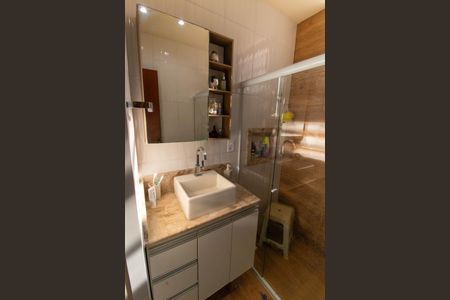 Casa à venda com 330m², 4 quartos e 4 vagas Casa à venda com 330m², 4 quartos e 4 vagasBanheiro Social