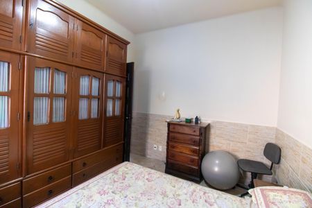 Casa à venda com 330m², 4 quartos e 4 vagas Casa à venda com 330m², 4 quartos e 4 vagasQuarto