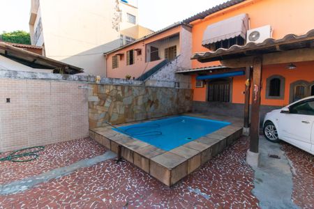 Casa à venda com 330m², 4 quartos e 4 vagas Casa à venda com 330m², 4 quartos e 4 vagasÁrea comum