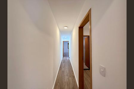 Casa à venda com 100m², 3 quartos e 2 vagasCorredor Suítes 