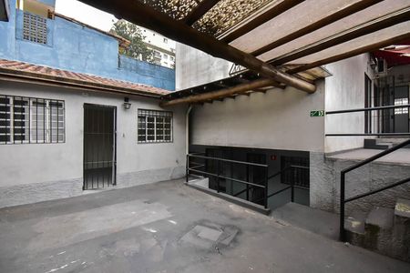 Casa de condomínio à venda com 242m², 3 quartos e 2 vagasQuintal