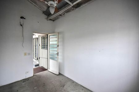 Casa de condomínio à venda com 242m², 3 quartos e 2 vagasQuarto 1 da Casa dos Fundos