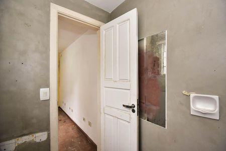 Casa de condomínio à venda com 242m², 3 quartos e 2 vagasBanheiro Suíte 2 da Casa dos Fundos