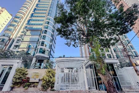 Apartamento à venda com 335m², 4 quartos e 5 vagasFachada