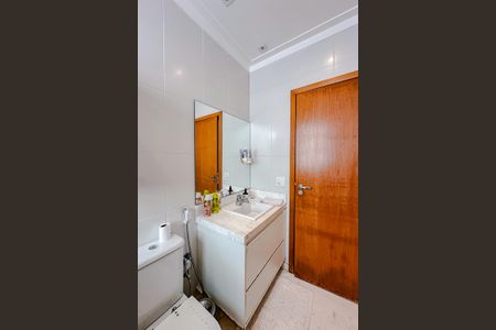 Apartamento à venda com 335m², 4 quartos e 5 vagasBanheiro da Suíte 2