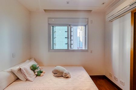 Apartamento à venda com 335m², 4 quartos e 5 vagasSuíte 3