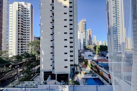 Apartamento à venda com 335m², 4 quartos e 5 vagasVista da Suíte 3