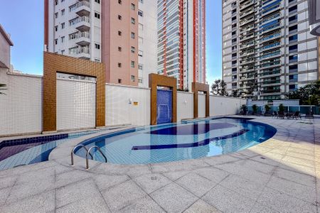 Apartamento à venda com 335m², 4 quartos e 5 vagasÁrea comum - Piscina
