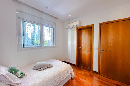 Apartamento à venda com 335m², 4 quartos e 5 vagasSuíte 3