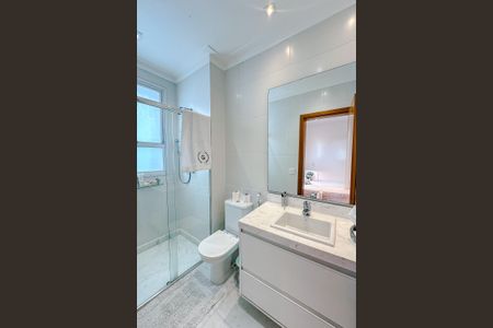 Apartamento à venda com 335m², 4 quartos e 5 vagasBanheiro da Suíte 3