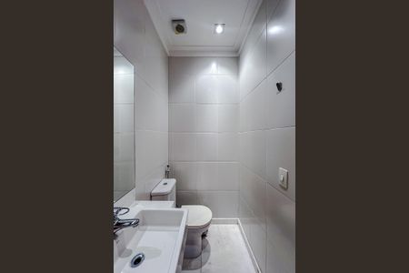 Apartamento à venda com 335m², 4 quartos e 5 vagasBanheiro da Suíte 5