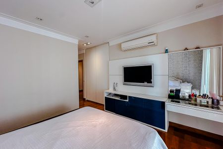 Apartamento à venda com 335m², 4 quartos e 5 vagasSuíte