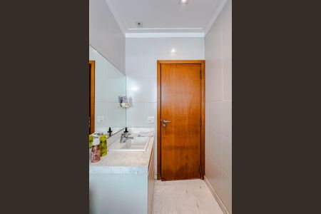 Apartamento à venda com 335m², 4 quartos e 5 vagasBanheiro da Suíte 2