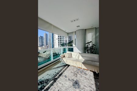 Apartamento à venda com 335m², 4 quartos e 5 vagasVaranda da Sala