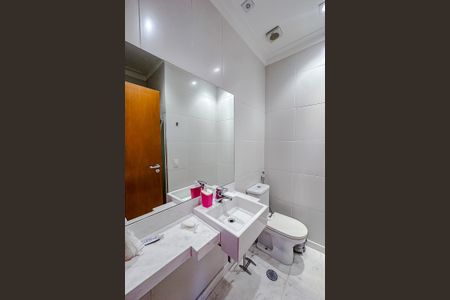 Apartamento à venda com 335m², 4 quartos e 5 vagasBanheiro da Suíte 5