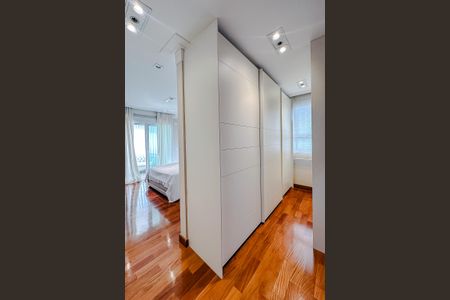 Apartamento à venda com 335m², 4 quartos e 5 vagasSuíte
