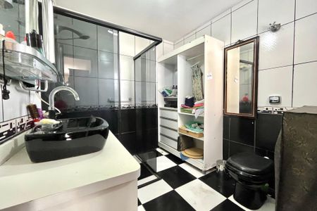 Casa à venda com 161m², 4 quartos e 2 vagasBanheiro da Suíte