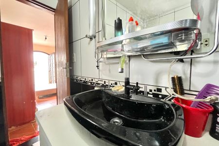 Casa à venda com 161m², 4 quartos e 2 vagasBanheiro da Suíte